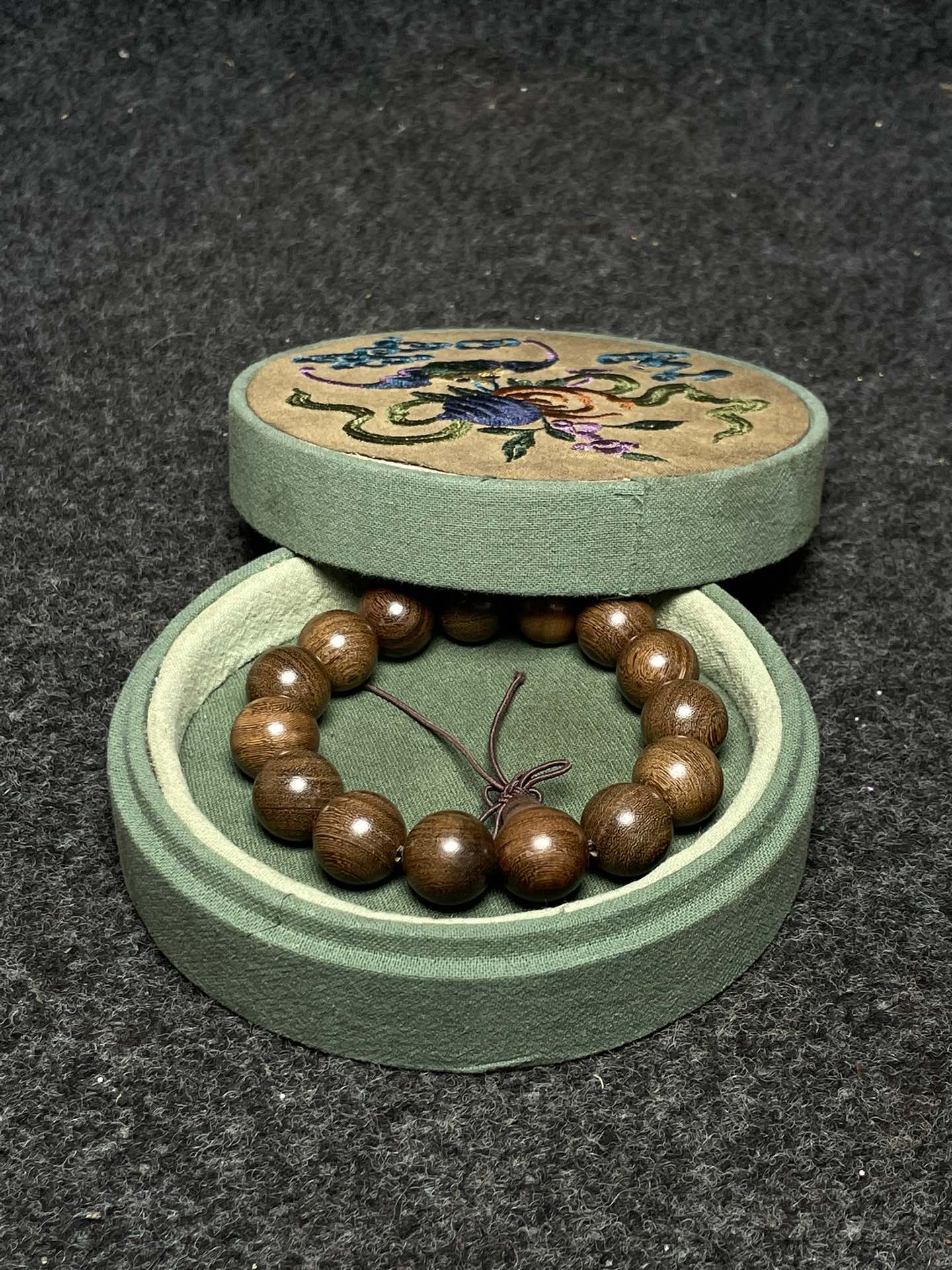 A0301 Chinese Chenxiang Wood Beads Bracelet w Box