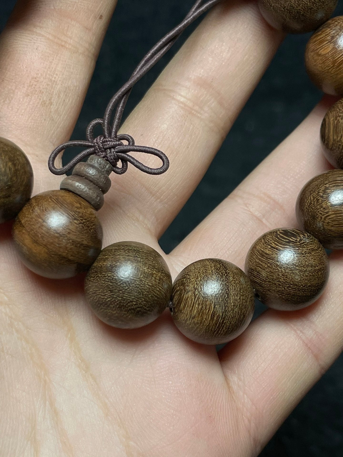 A0301 Chinese Chenxiang Wood Beads Bracelet w Box