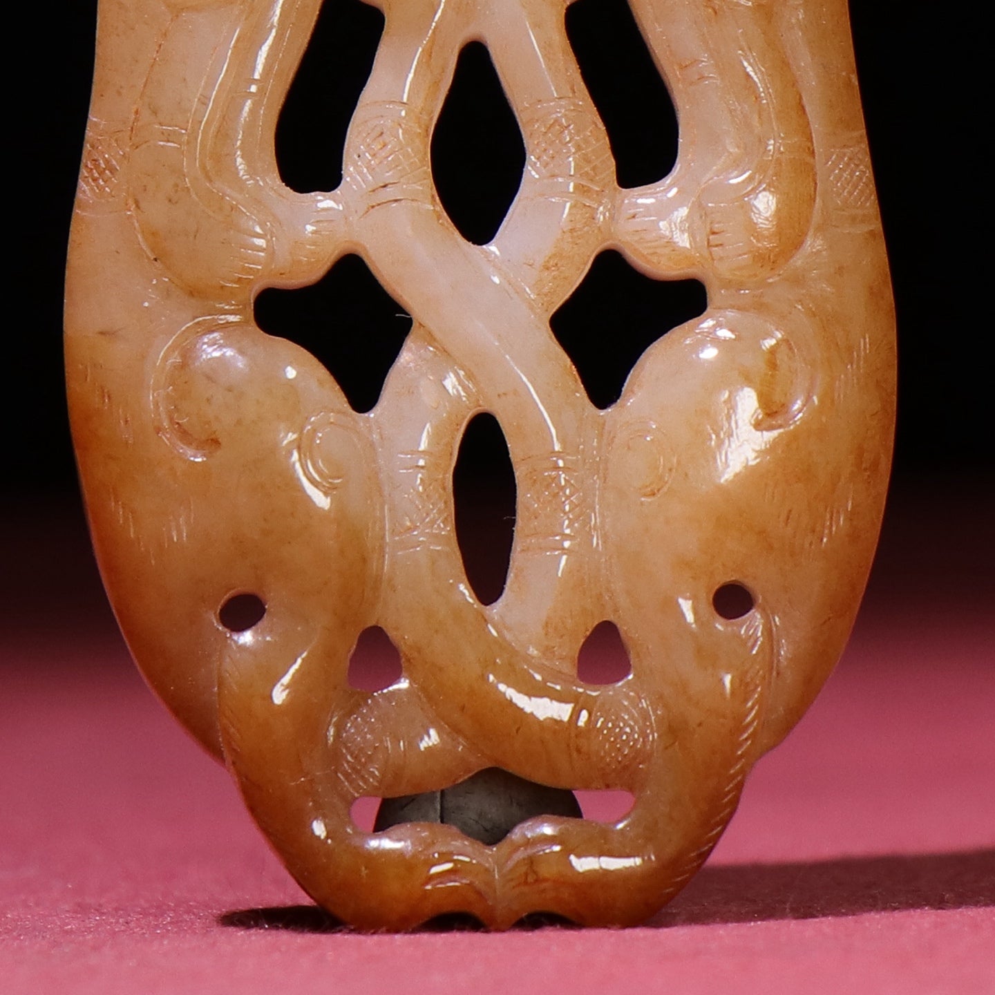 A0304 Vintage Chinese Hetian Jade Carved Double Dragon Pendant