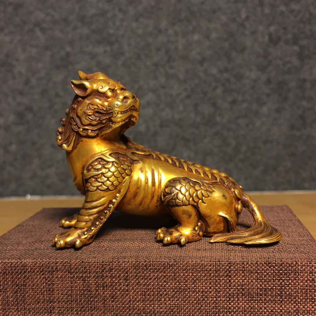 A0324 Old Chinese Gilt Gold Bronze Beast Statue