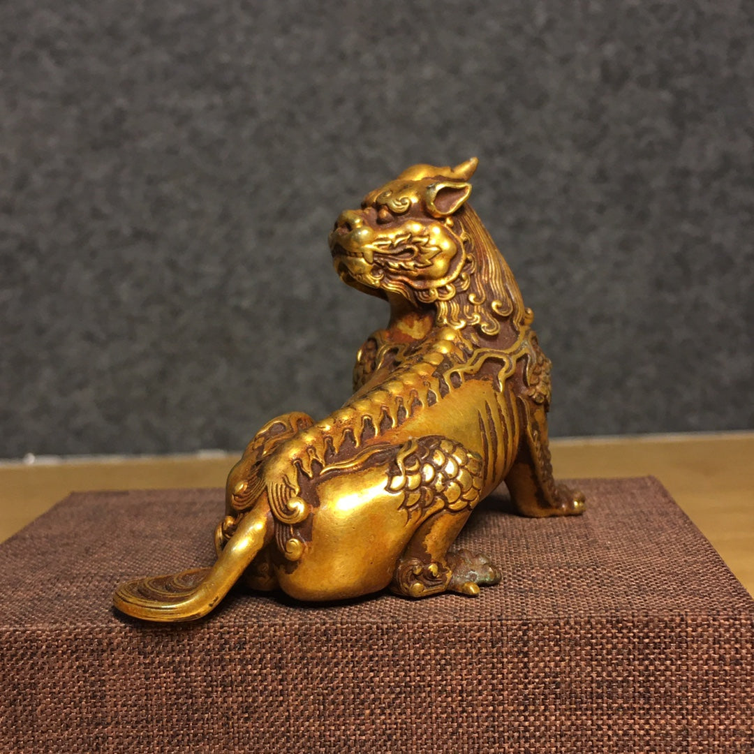 A0324 Old Chinese Gilt Gold Bronze Beast Statue