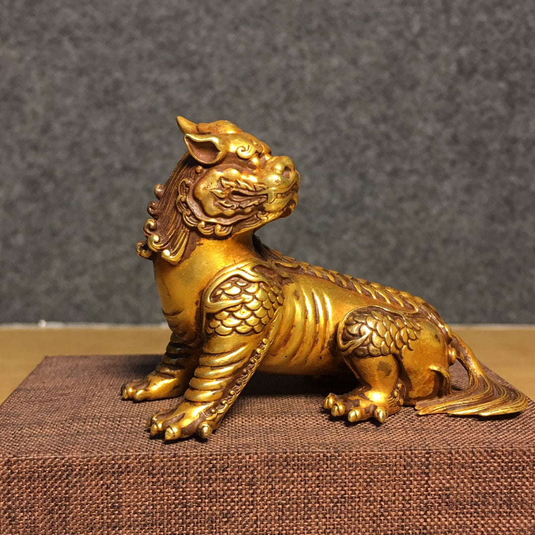 A0324 Old Chinese Gilt Gold Bronze Beast Statue