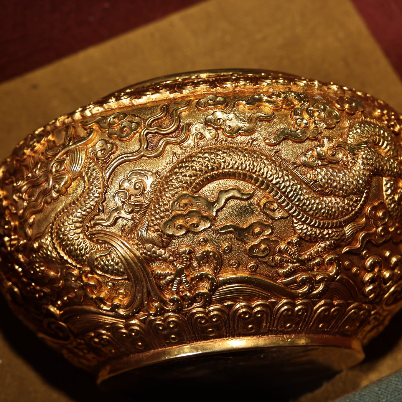 A0331 Vintage Chinese Gilt Gold Bronze Low Relief Dragon Brush Washer/Pot w Box