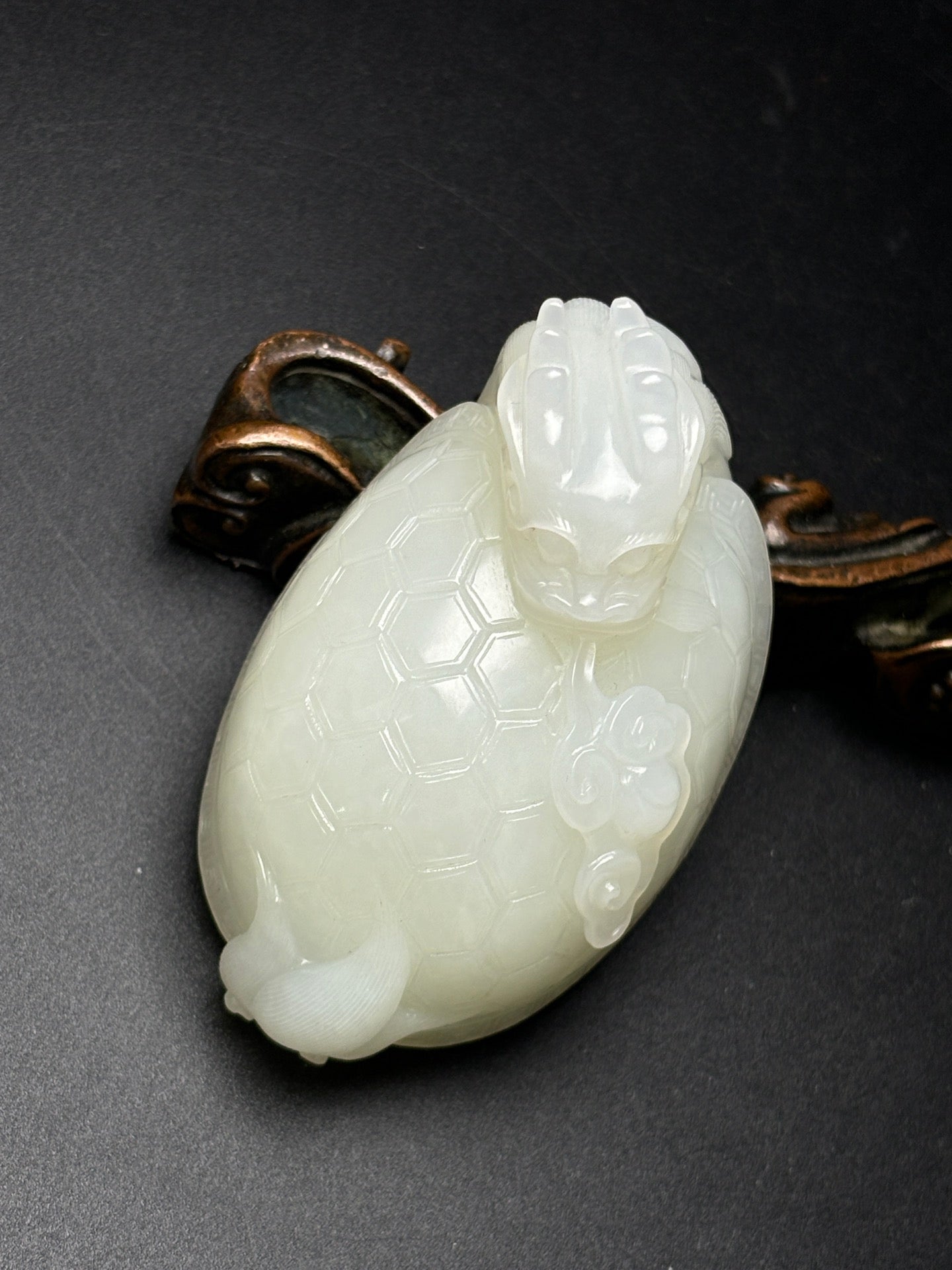 A0355 High Quality Chinese Natural White Hetian Jade Carved Dragon Turtle Statue