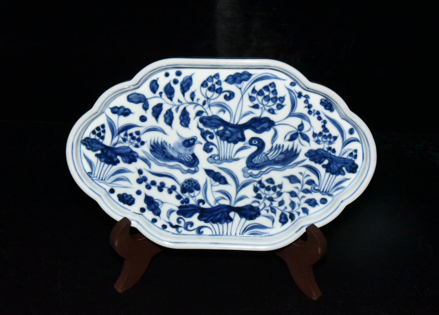 A0357 Chinese Blue And White Porcelain Lotus Flower & Mandarin Duck Design Plate