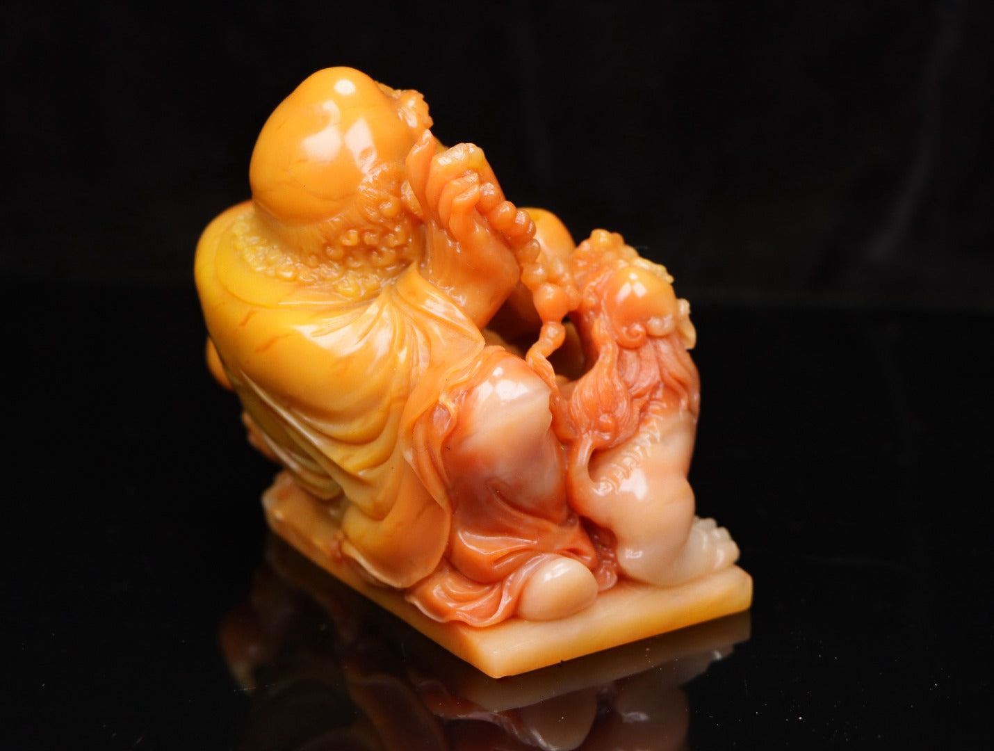 A0359 Chinese Shoushan Stone Carved Arhat & Lion Statue w Box