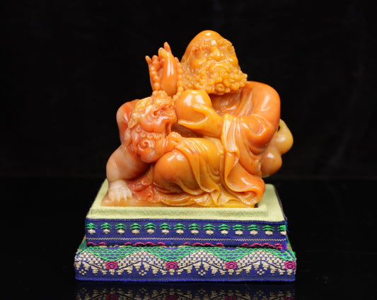 A0359 Chinese Shoushan Stone Carved Arhat & Lion Statue w Box