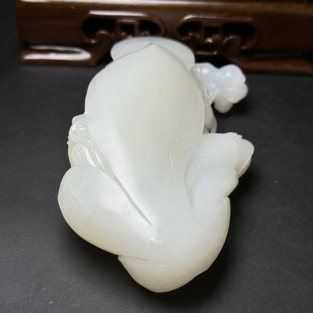 A0366 Superb Chinese Natural White Hetian Jade Lotus Flower Kwan-yin Statue