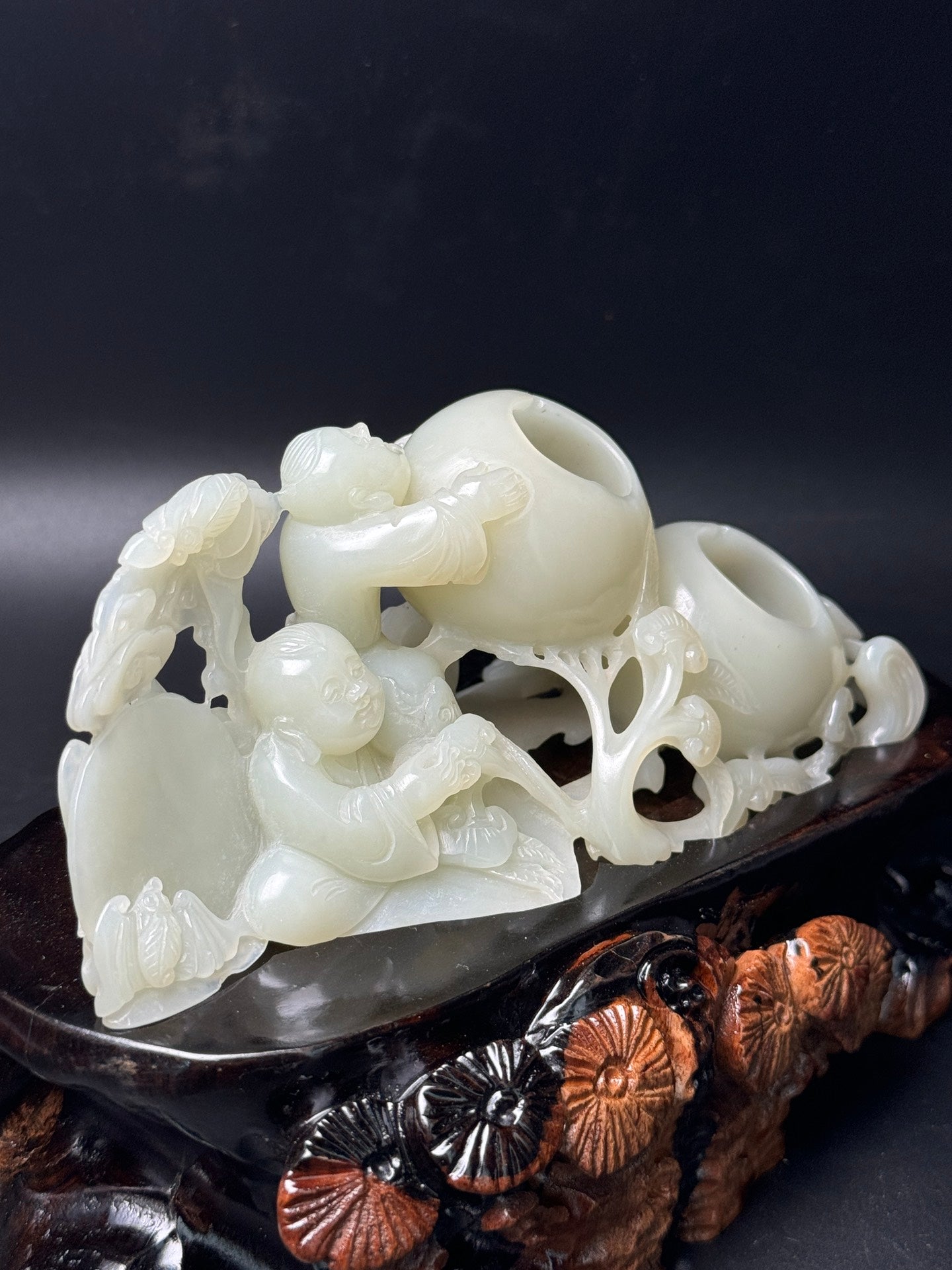 A0368 Chinese Natural Hetian Jade Carved Kid & Peach Brush Washer