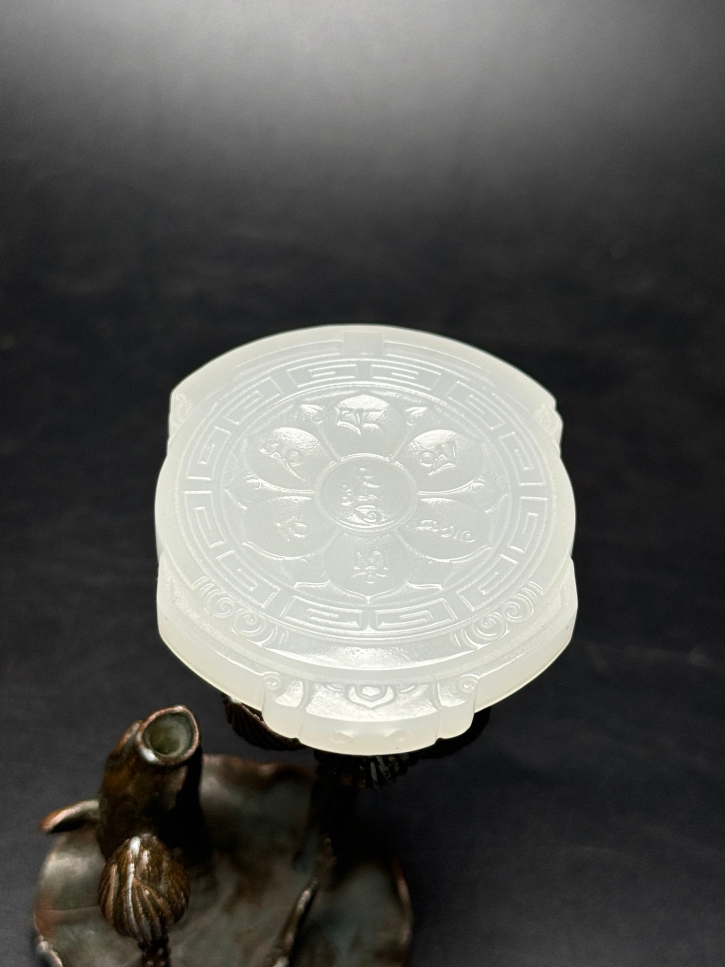 A0376 Chinese Natural Hetian Jade Carved Kwan-yin Pendant