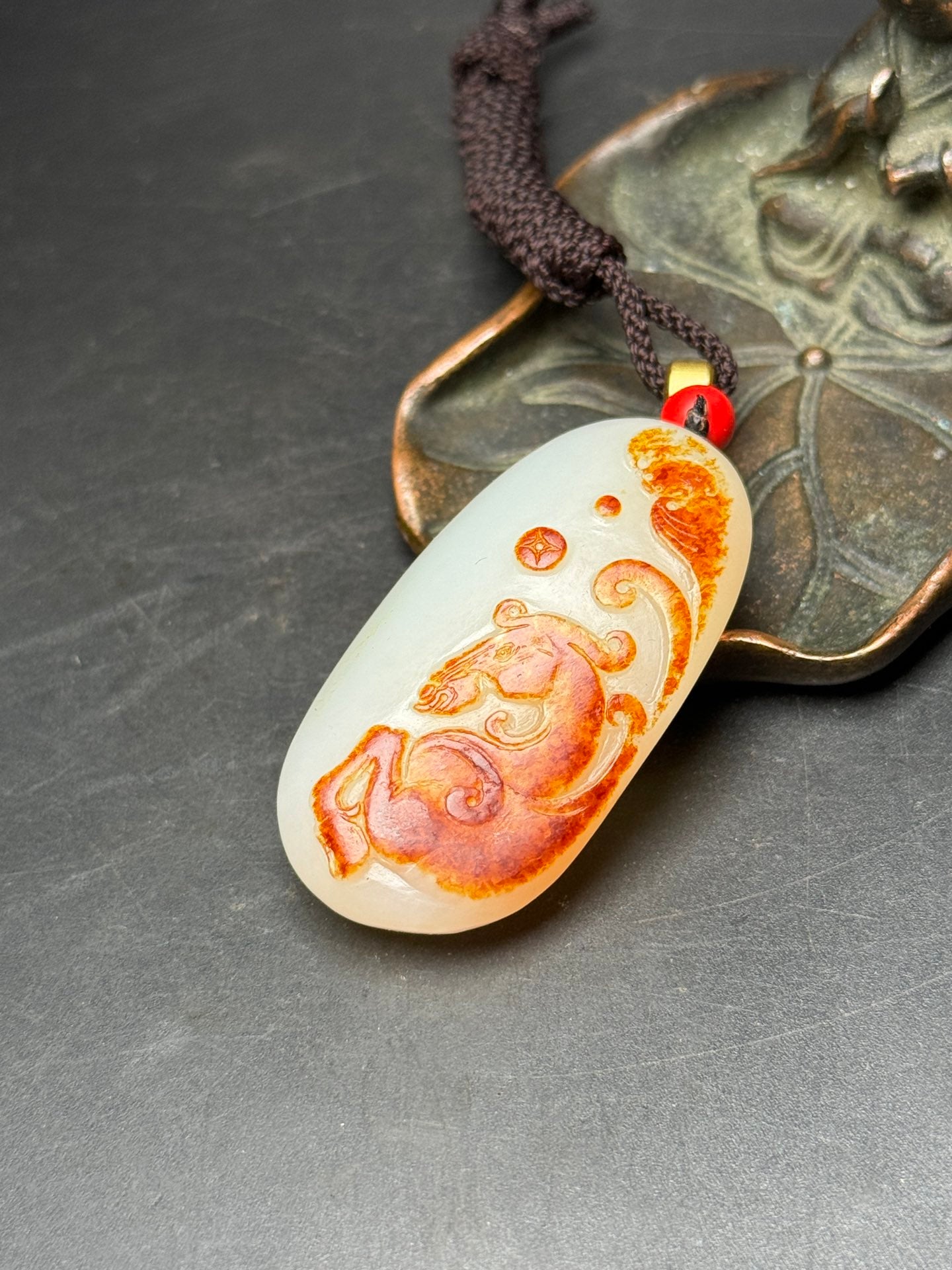 A0384 Chinese Hetian Jade Low Relief Horse Pendant