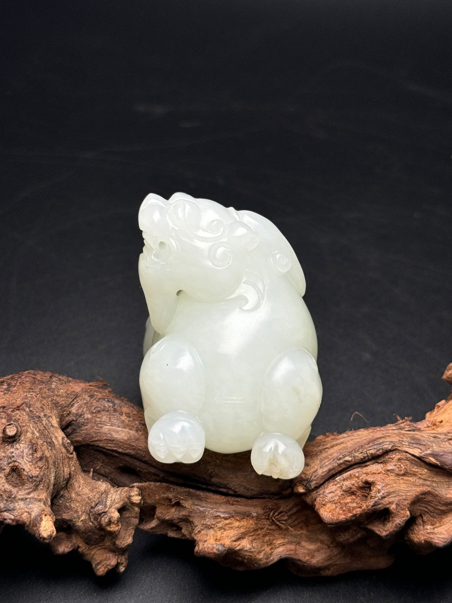 A0388 Chinese Natural Hetian Jade Carved Fortune Pixiu Statue