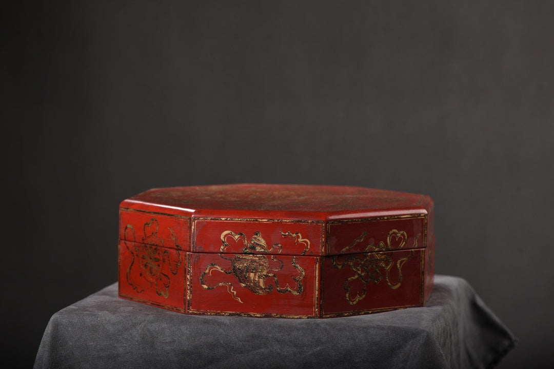 A0399 Vintage Chinese Gilt Gold Red Lacquerware Eight Treasures Design Jewellery Box