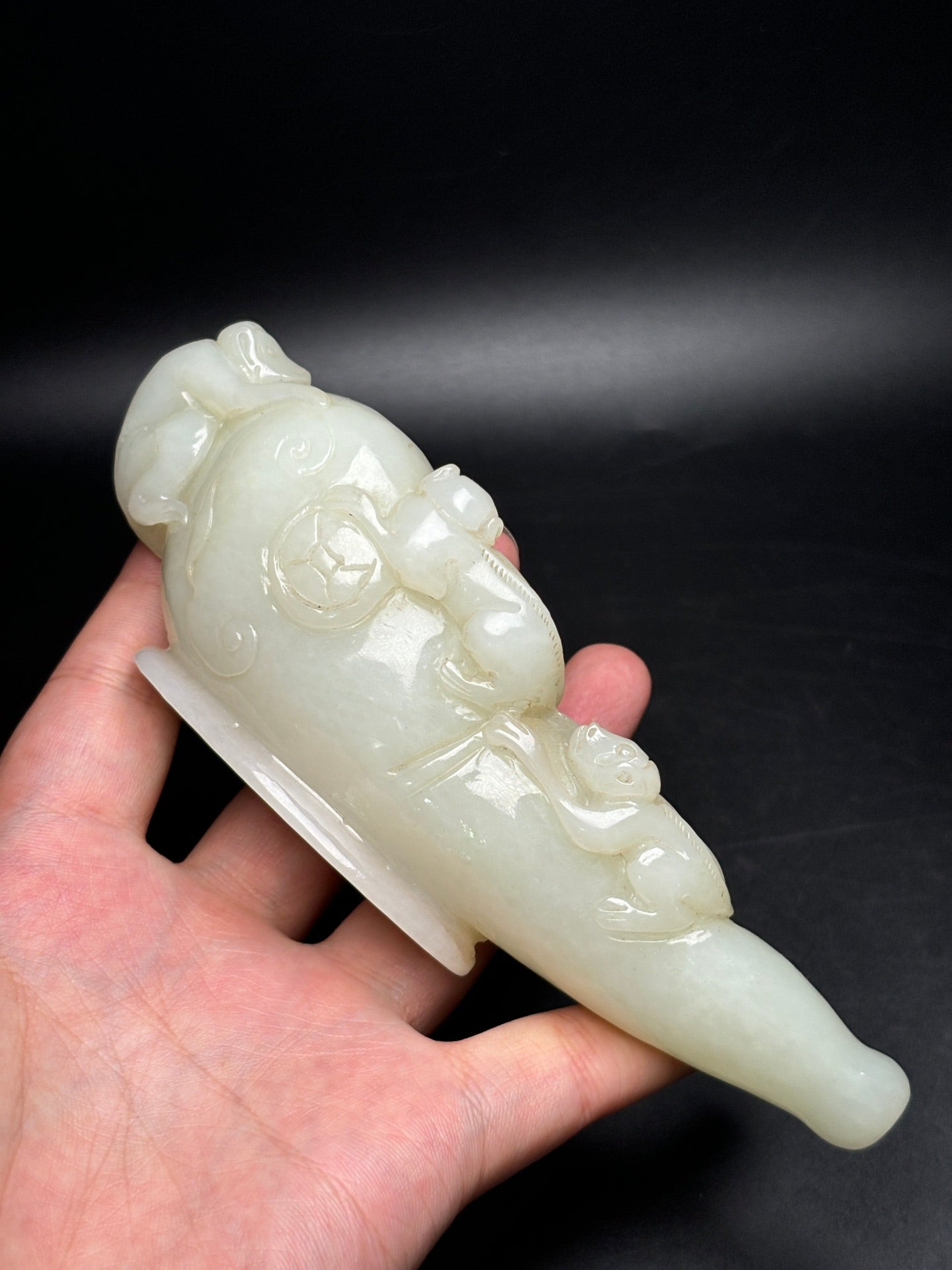 A0440 Old Chinese Hetian Jade Carved Monkey Cigarette Holder