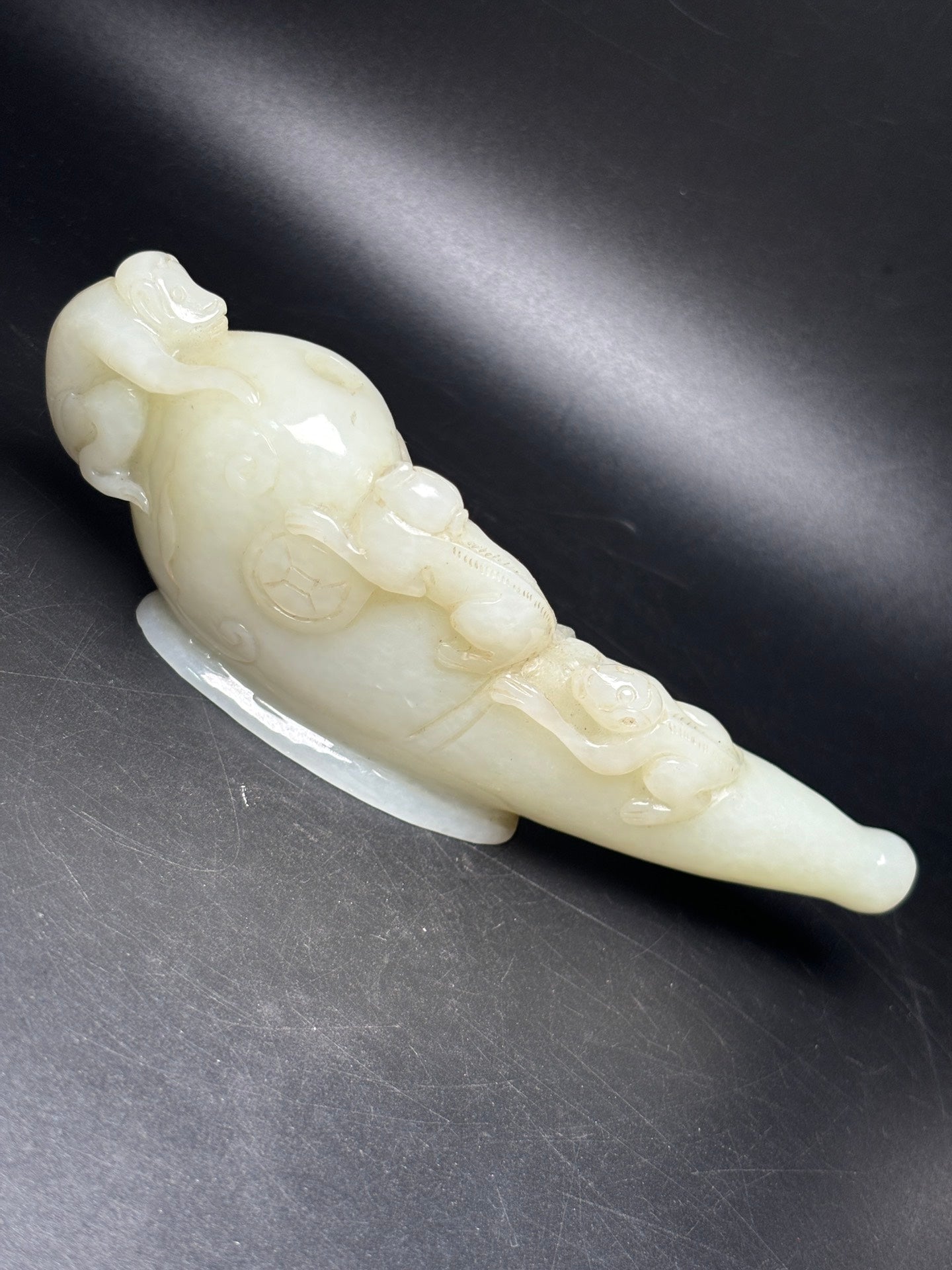 A0440 Old Chinese Hetian Jade Carved Monkey Cigarette Holder