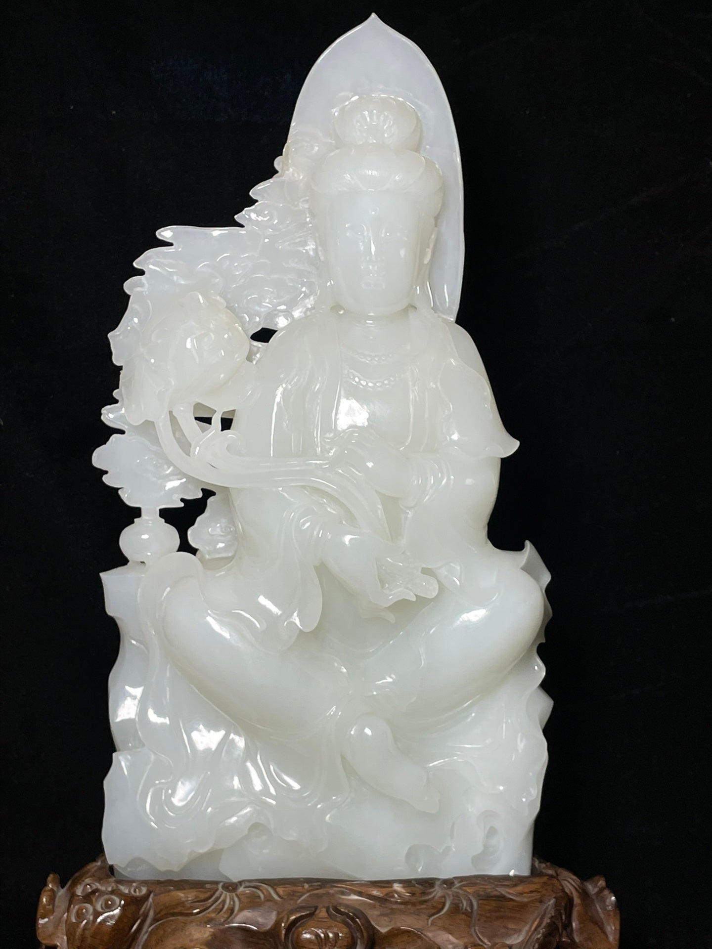 A0443 Superb Chinese Natural Hetian Jade Lotus Flower Kwan-yin Statue