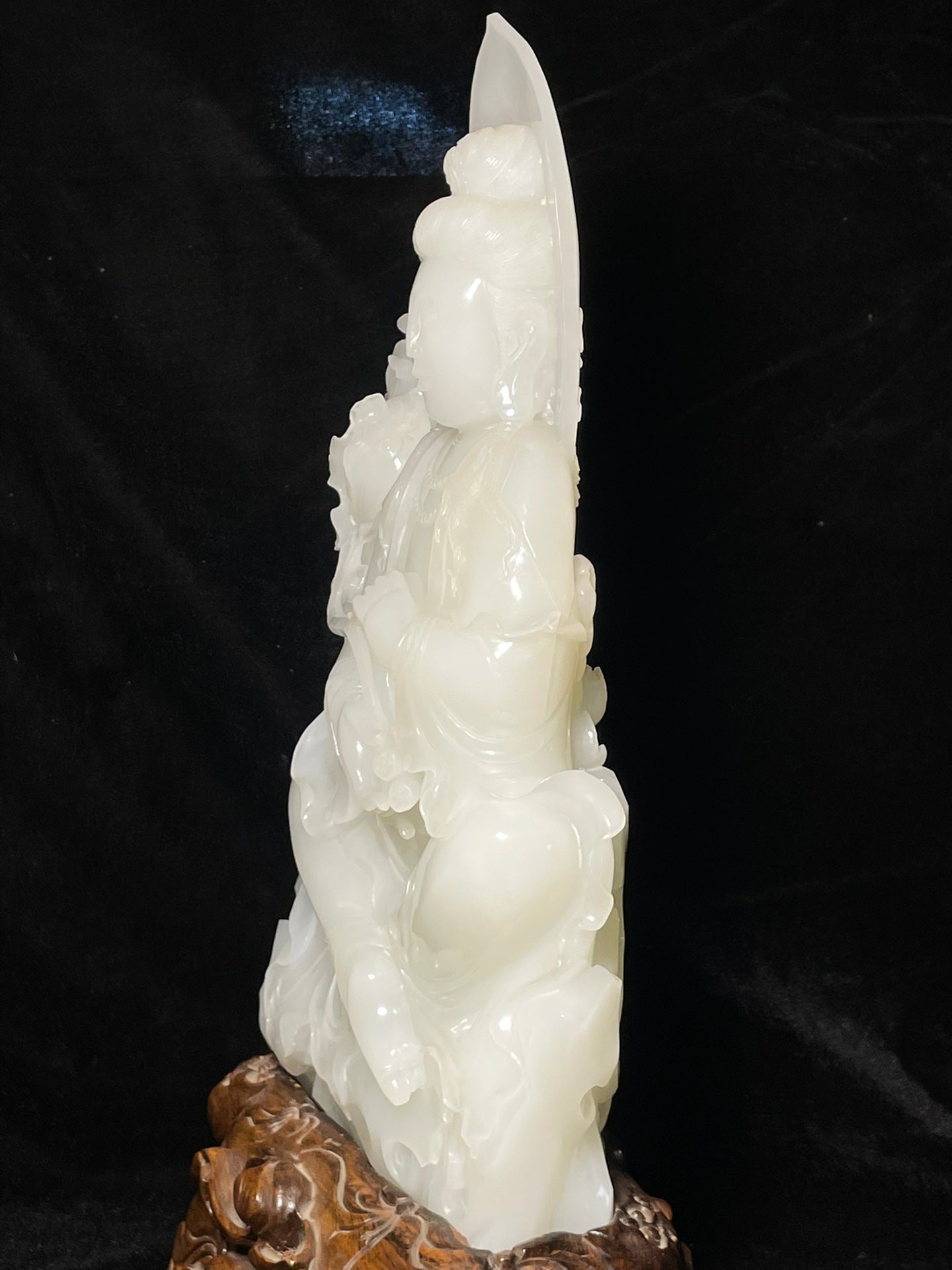 A0443 Superb Chinese Natural Hetian Jade Lotus Flower Kwan-yin Statue