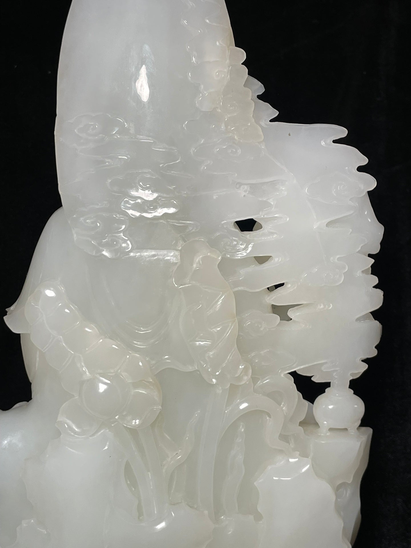 A0443 Superb Chinese Natural Hetian Jade Lotus Flower Kwan-yin Statue