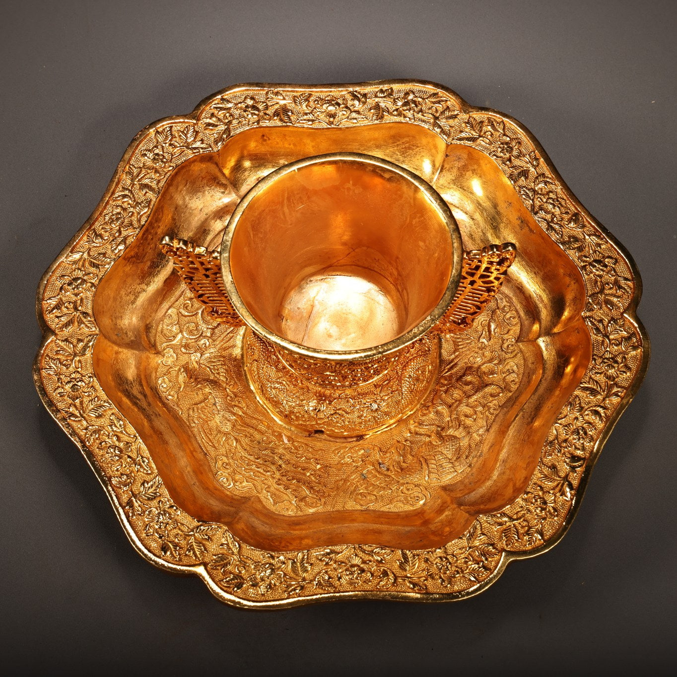 A0452 Vintage Chinese Gilt Gold Copper Low Relief Dragon Design Double Ears Wine Cup w Saucer