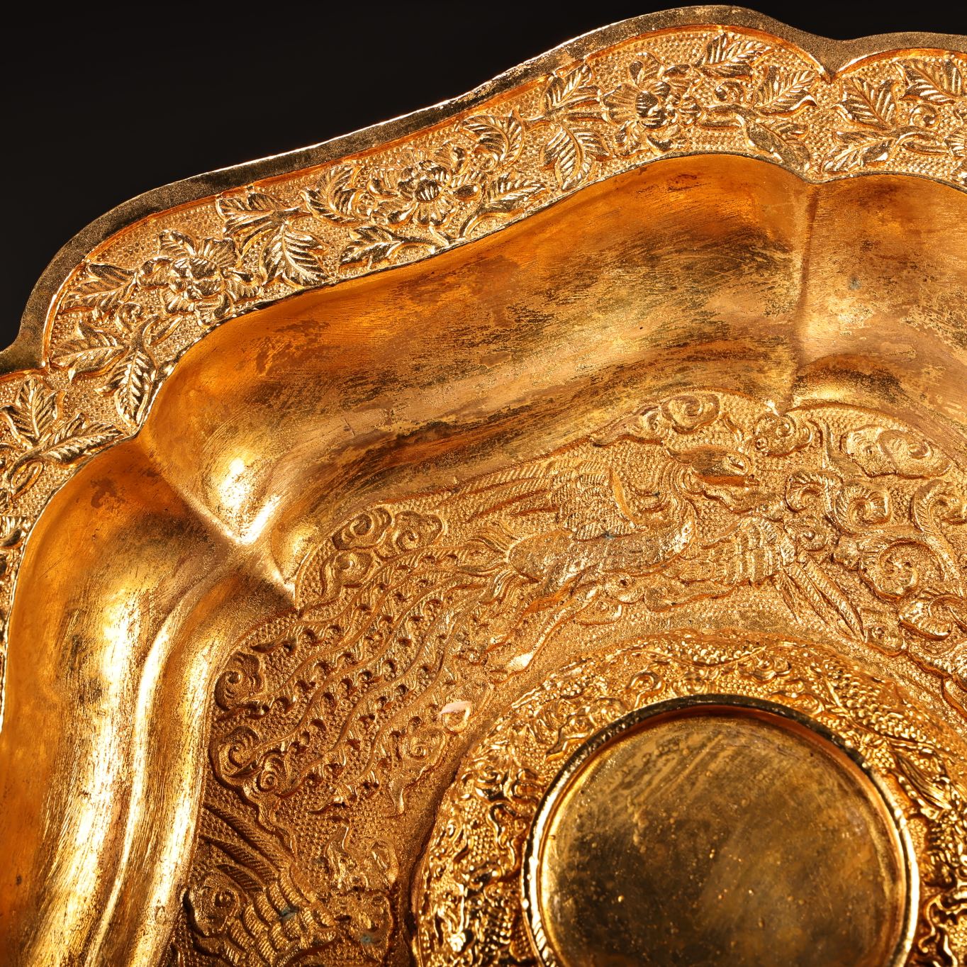 A0452 Vintage Chinese Gilt Gold Copper Low Relief Dragon Design Double Ears Wine Cup w Saucer