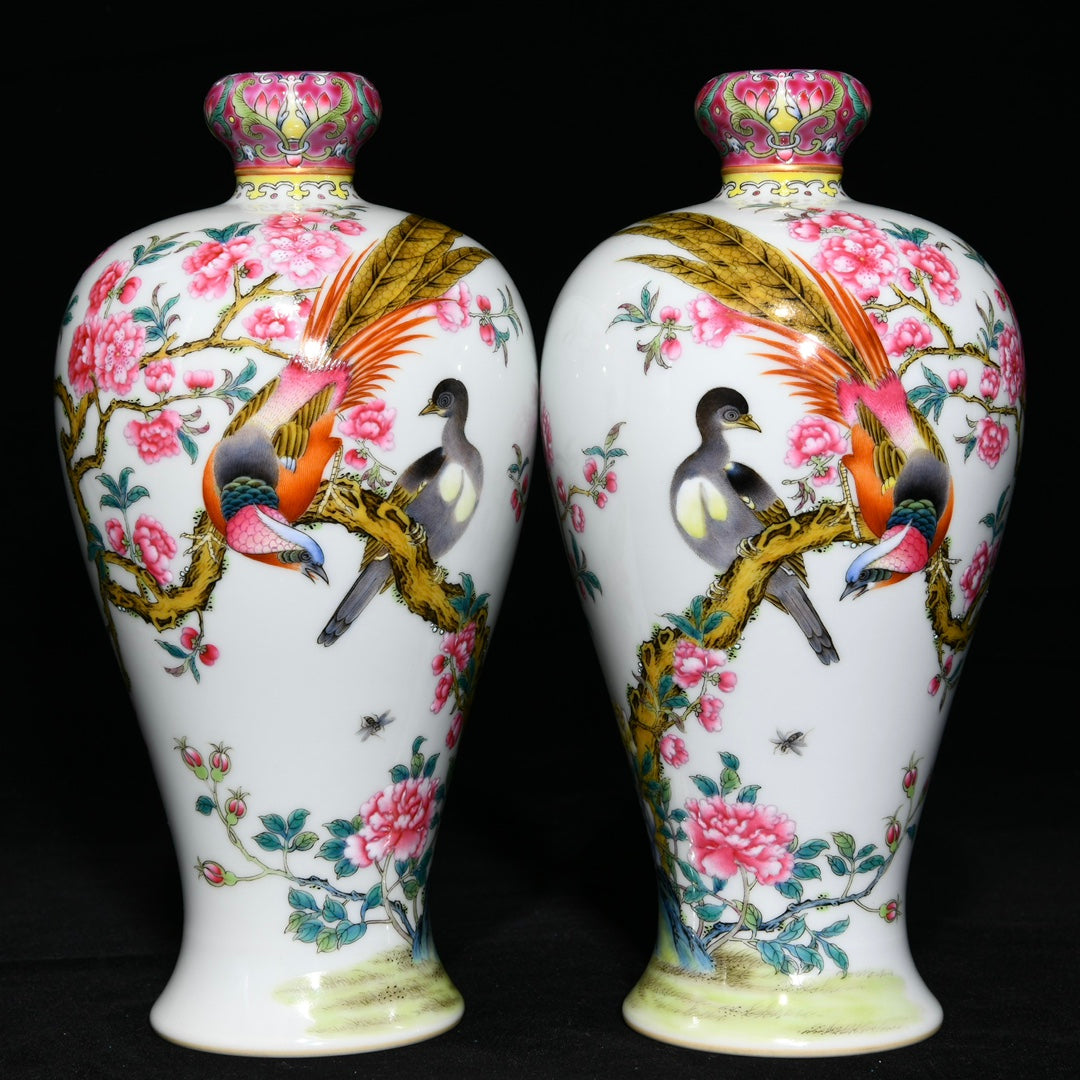 A0556 A Pair Chinese Gilt Edge Famille Rose Flowers Bird Design Porcelain Vase