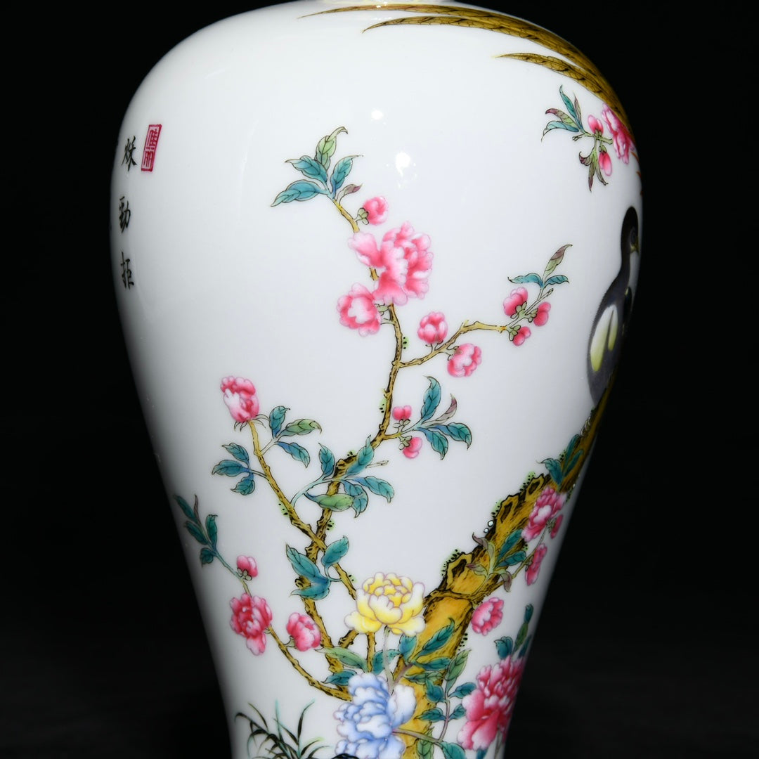 A0556 A Pair Chinese Gilt Edge Famille Rose Flowers Bird Design Porcelain Vase