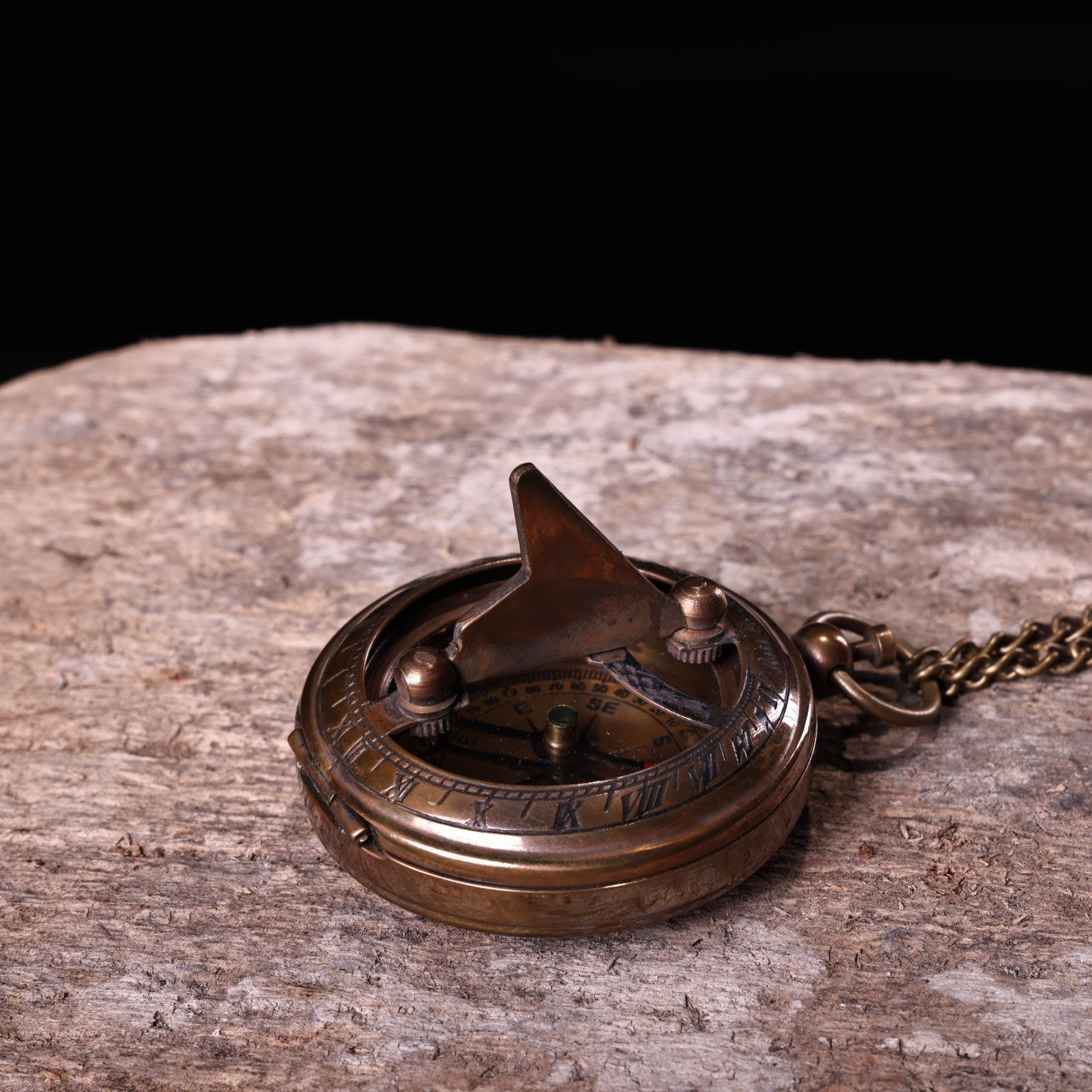A0578 Vintage Brass Pocket Watch Shape Compass