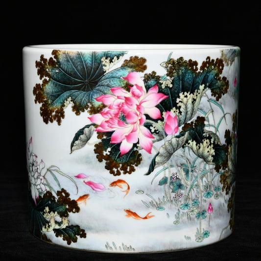 A0582 Chinese Famille Rose Lotus Flower & Lotus Leaf Design Porcelain Brush Pot