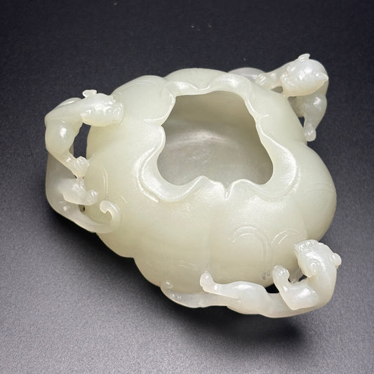 A0649 Superb Chinese White Hetian Jade Carved High Relief Chi Dragon Brush Washer