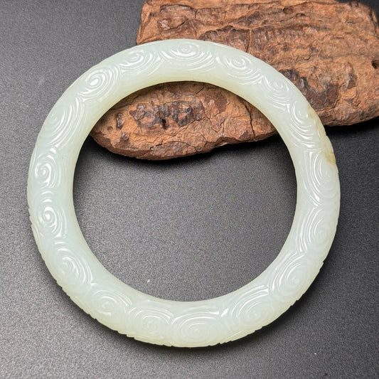 A0667 Inside Diameter 61 MM Chinese Hetian Jade Clouds Design Bracelet