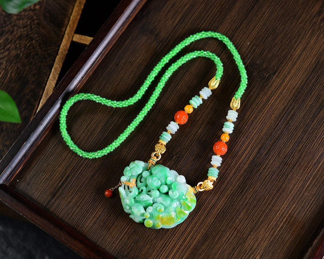 A0677 Exquisite JadeiteHand Carved  Ruyi Pendant w Beads Necklace