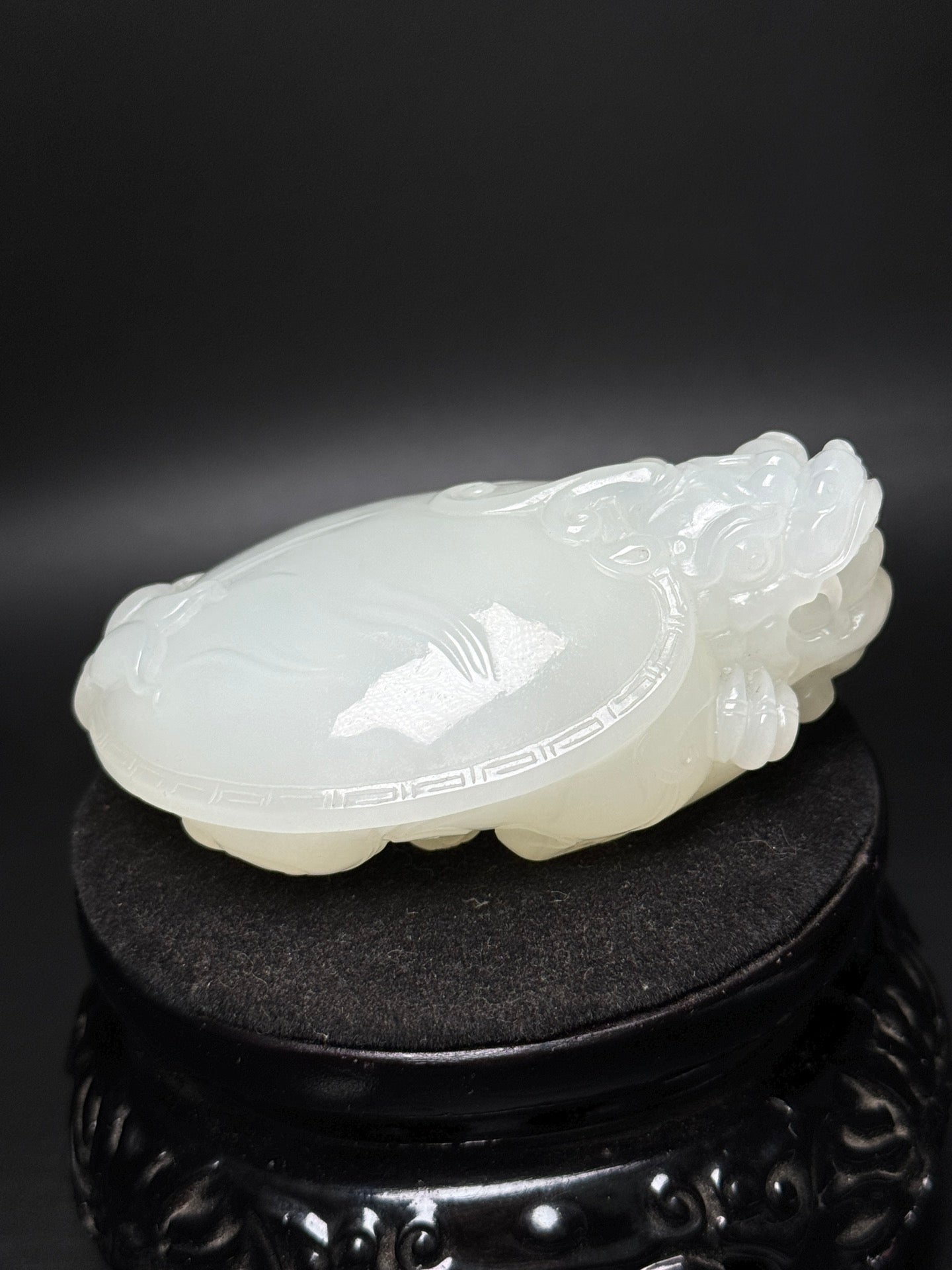 A0700 High Quality Chinese White Hetian Jade Carved Dragon Turtle Statue