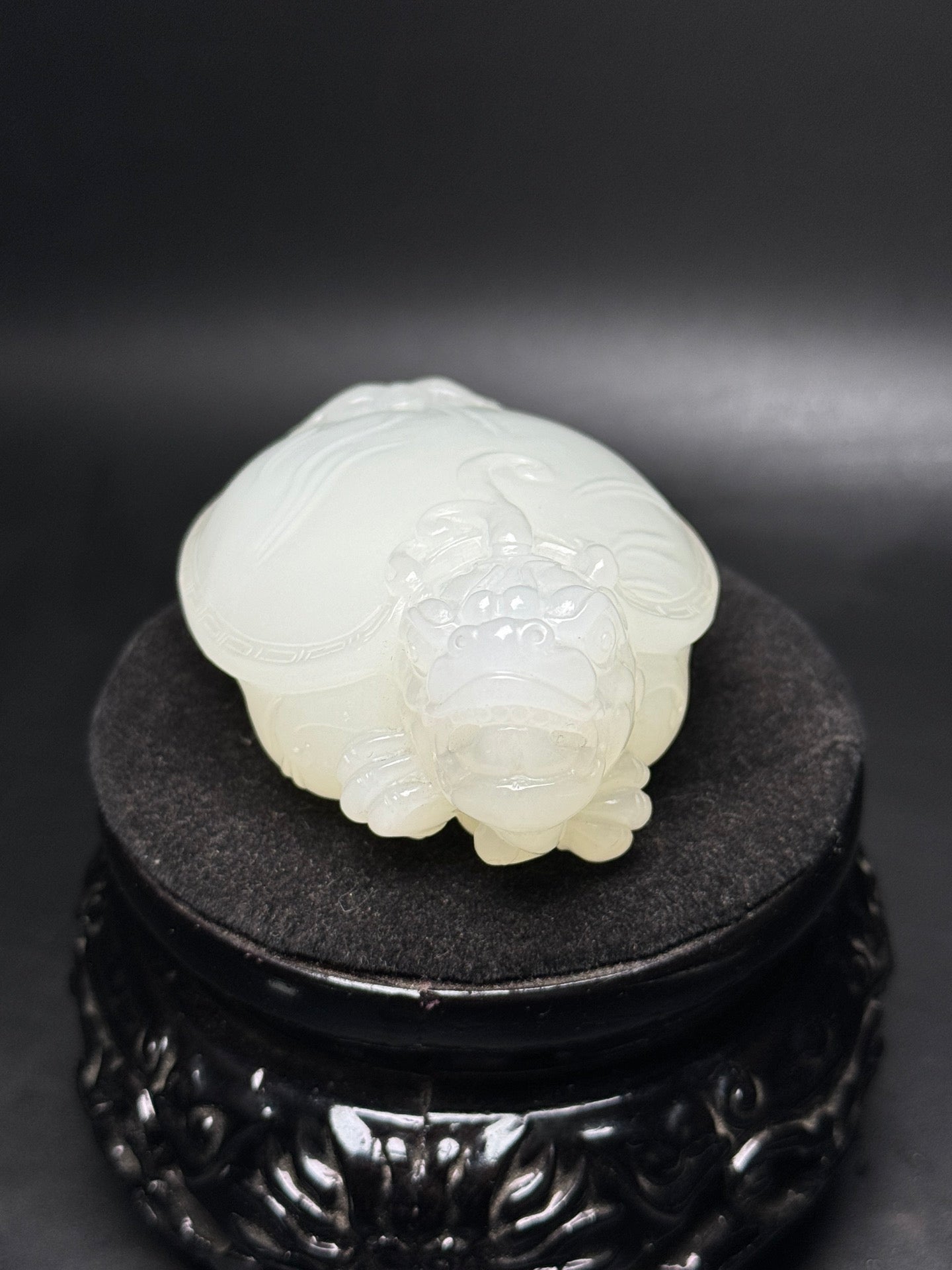 A0700 High Quality Chinese White Hetian Jade Carved Dragon Turtle Statue