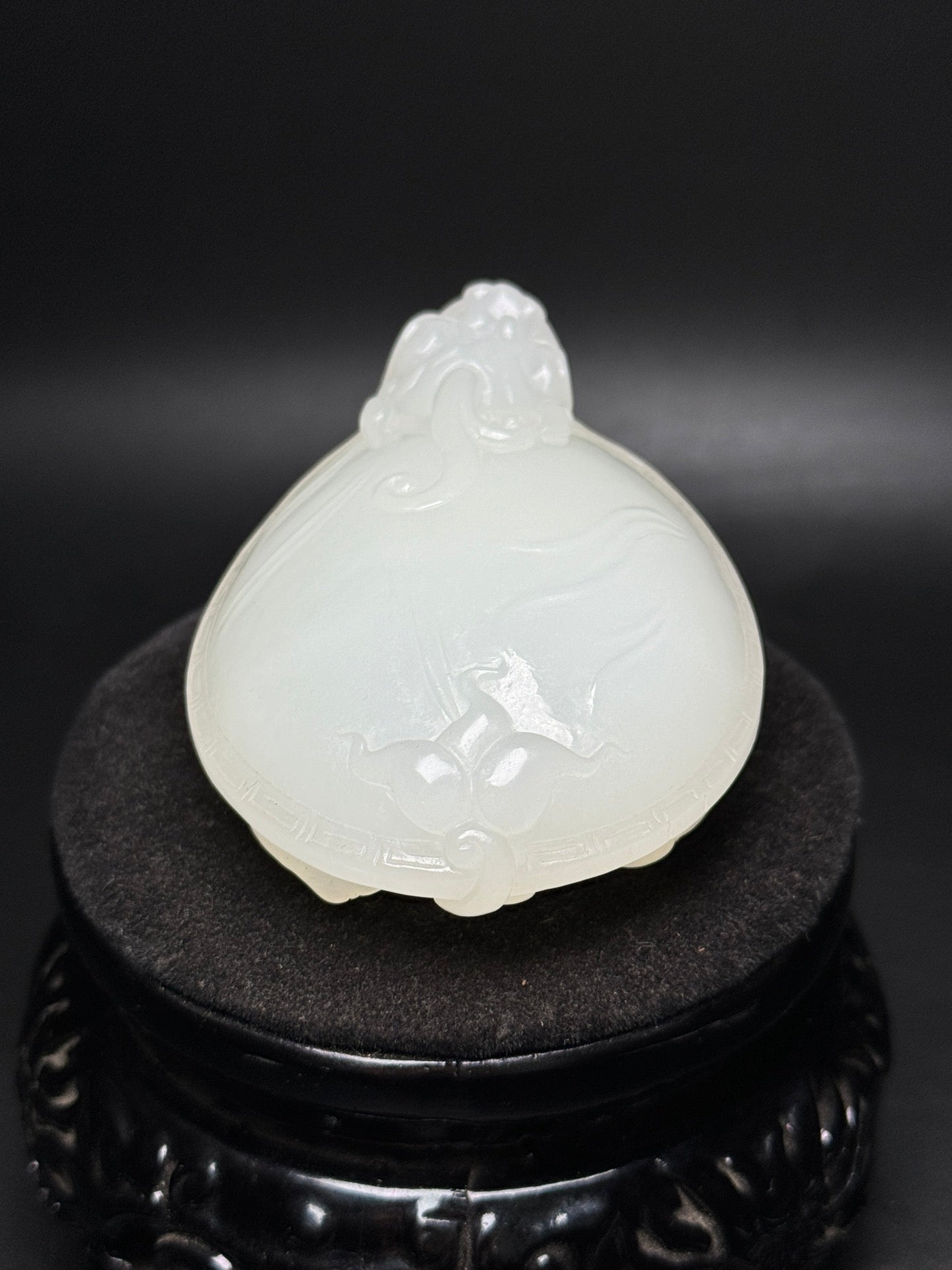 A0700 High Quality Chinese White Hetian Jade Carved Dragon Turtle Statue