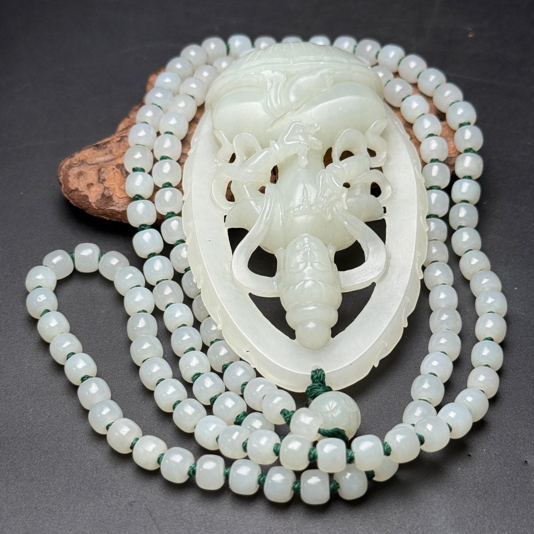 A0714 Openwork Chinese Hetian Jade Hand Carved Kwan-yin Pendant w Beads Neckalce