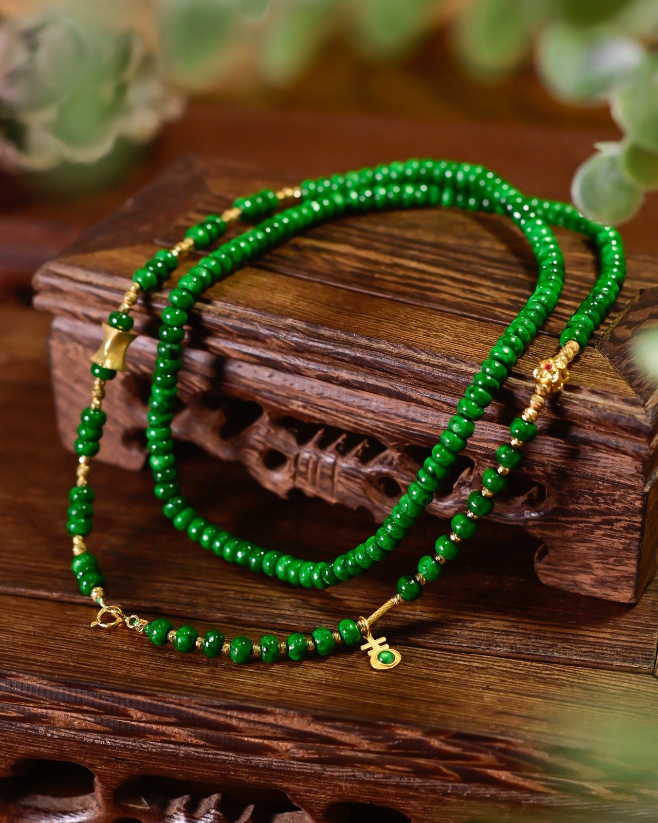 A0734 Exquisite 18K Gold Inlay Jadeite Beads Necklace