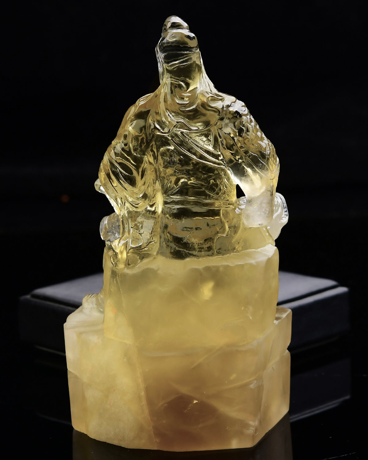 A0741 Exquisite Yellow Crystal Carved General Guangong Statue