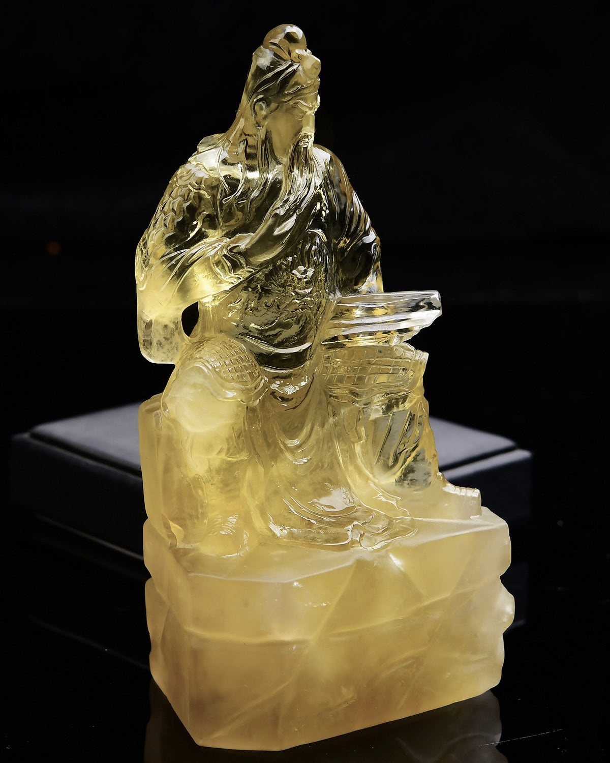A0741 Exquisite Yellow Crystal Carved General Guangong Statue