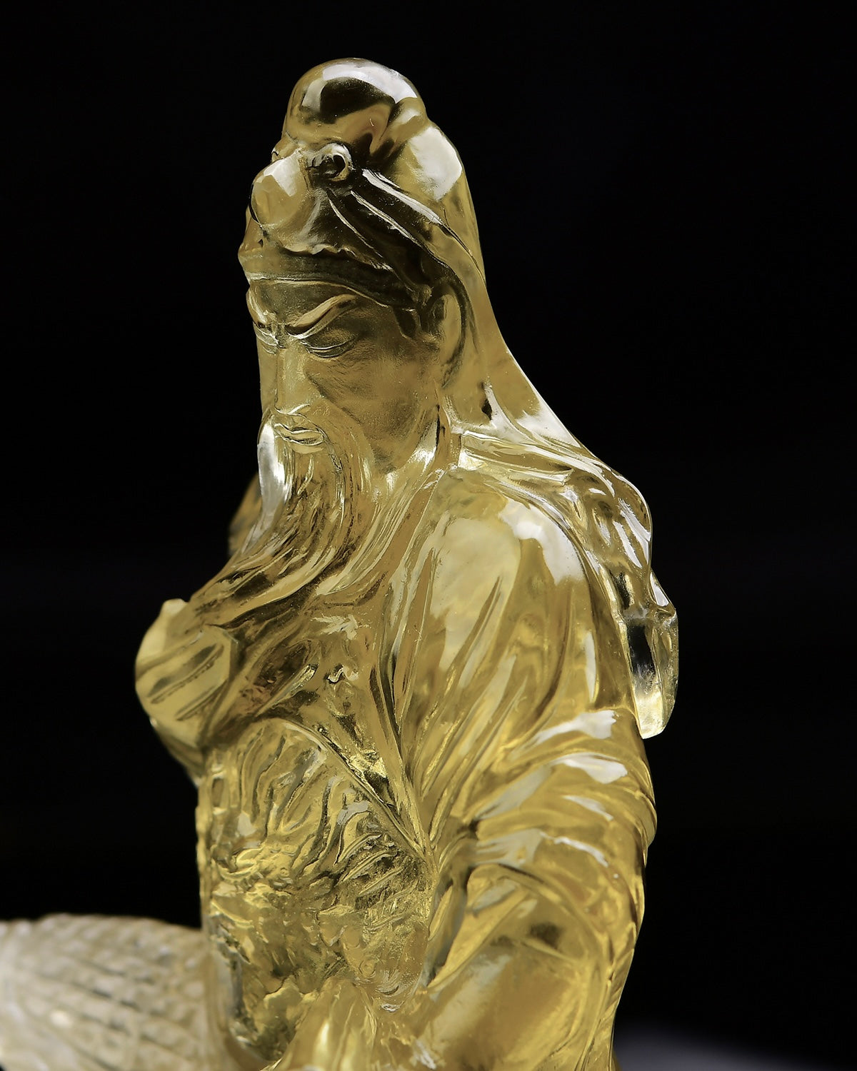 A0741 Exquisite Yellow Crystal Carved General Guangong Statue