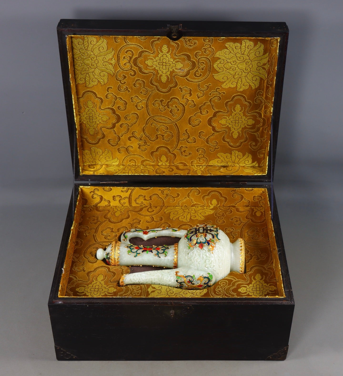 A0789 Exquisite Chinese Hetian Jade Inlay Silver Wires Enamel Wine Pot