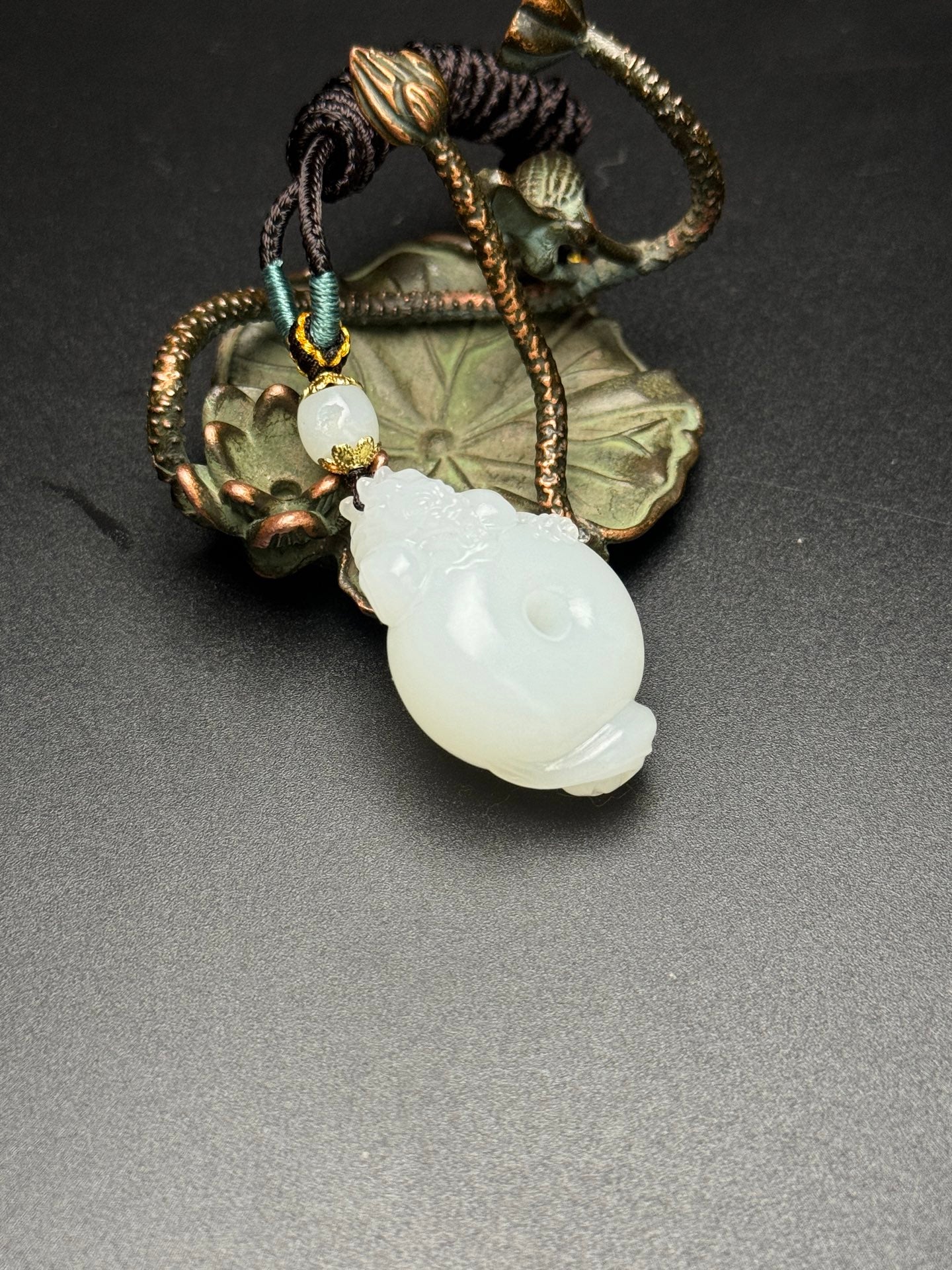 A0803 Superb Chinese Hetian Jade Carved Fortune Dragon Pendant