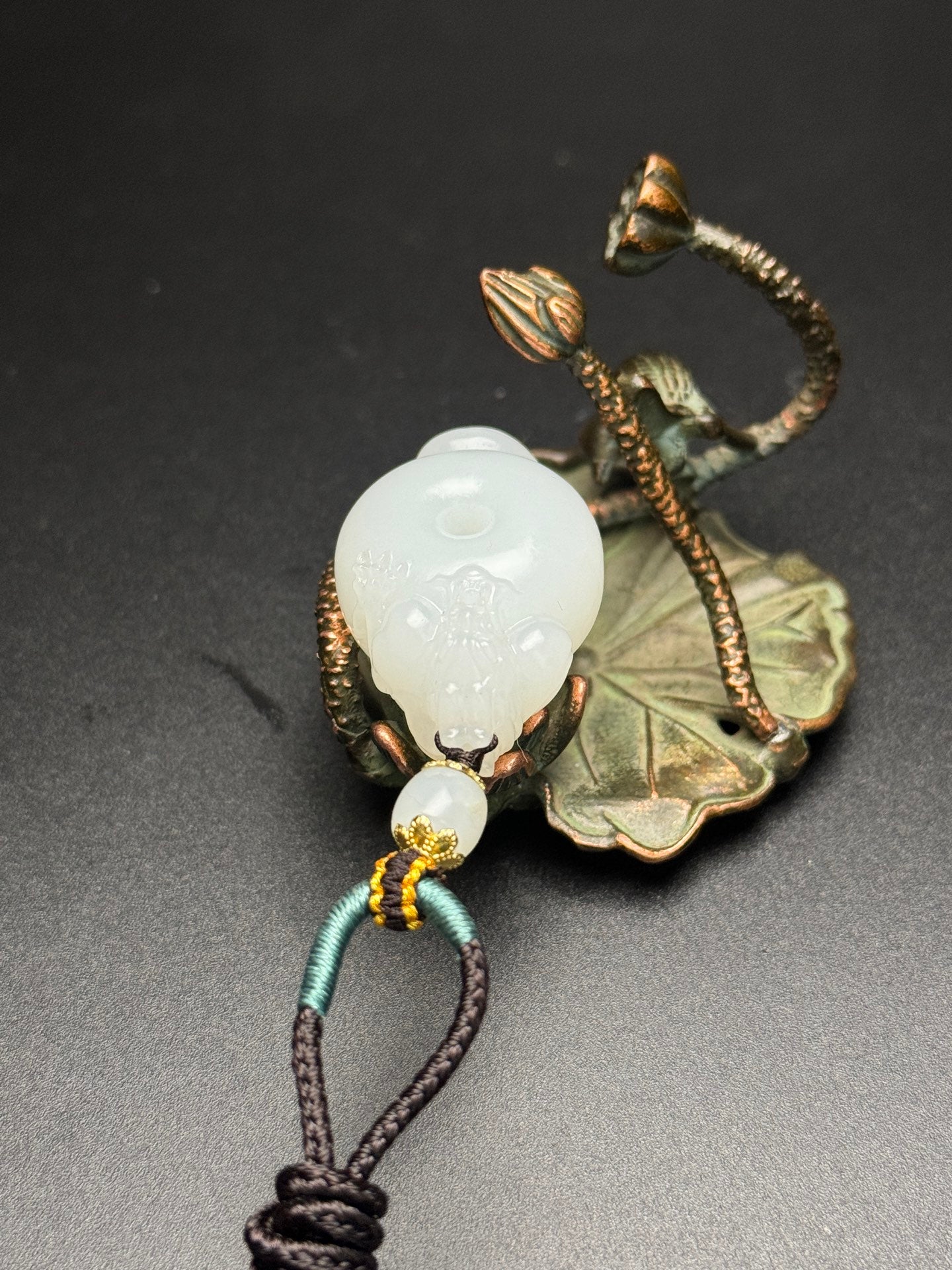 A0803 Superb Chinese Hetian Jade Carved Fortune Dragon Pendant