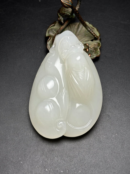 A0837 Superb Chinese Hetian Jade Carved Fortune Cicada & Pea Pod Pendant