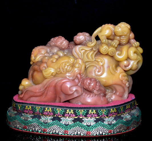 A0842 Vintage Chinese Shoushan Stone Carved Fortune Lion Statue
