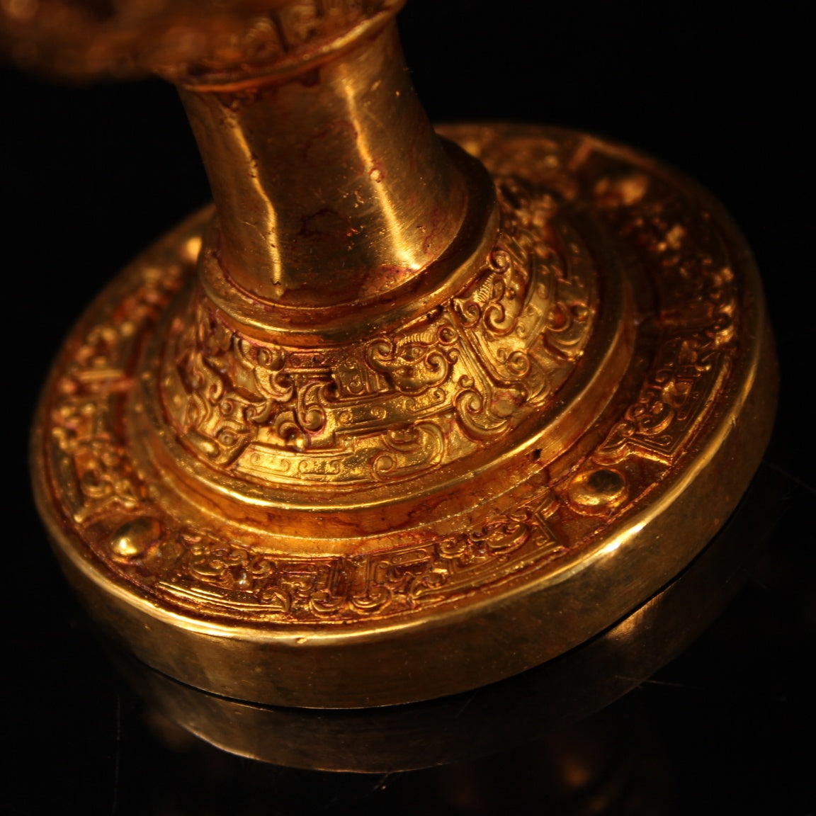 A0867 Vintage Chinese Gilt Gold Copper High Relief Fortune Dragon Pot
