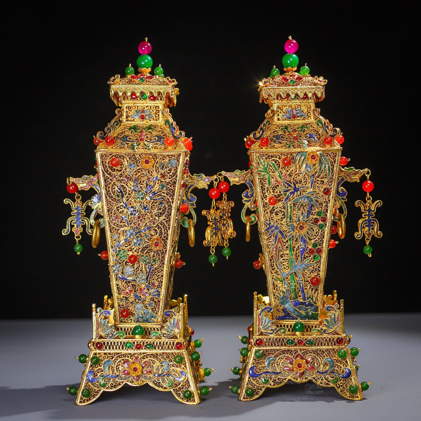 A0878 A Pair Exquisite Gold Wires Enamel Inlay Gems Vase