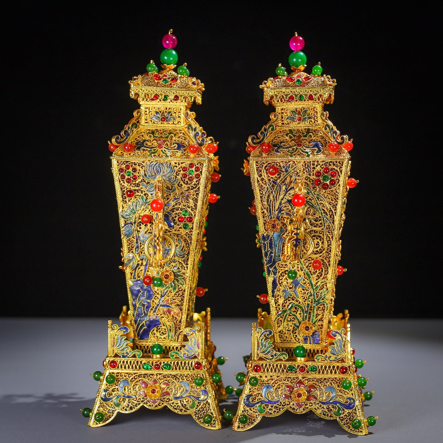 A0878 A Pair Exquisite Gold Wires Enamel Inlay Gems Vase