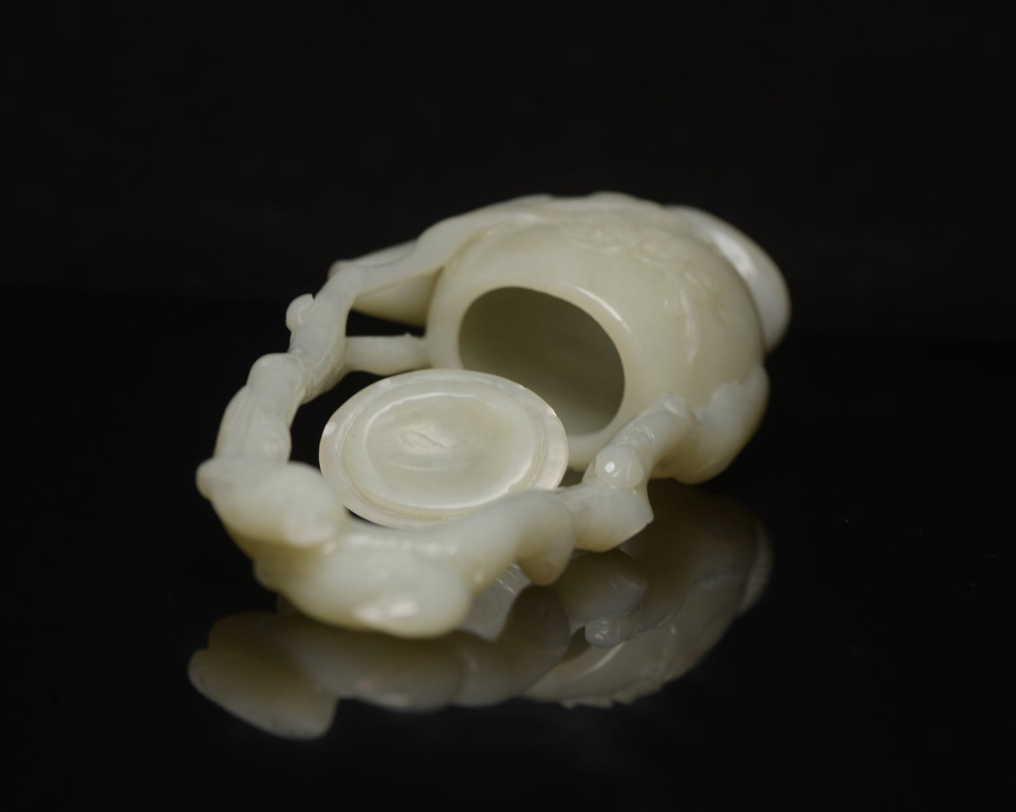 A0918 Superb Chinese Hetian Jade Carved Magpie Handle Teapot