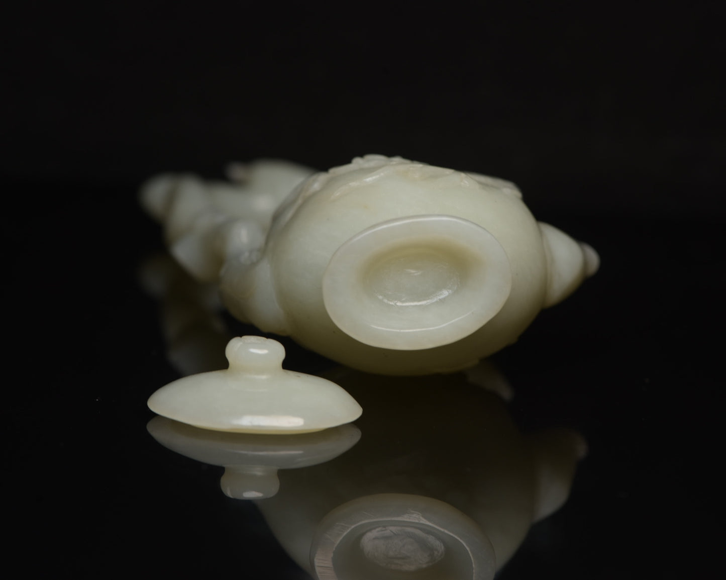 A0918 Superb Chinese Hetian Jade Carved Magpie Handle Teapot