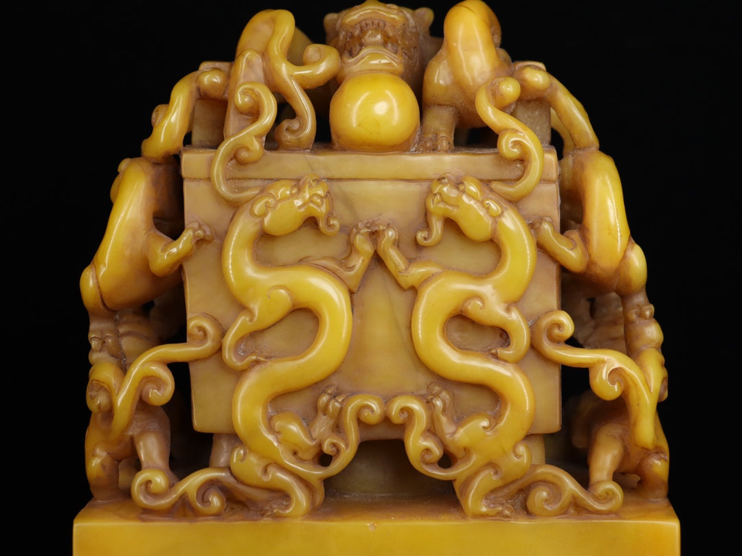 A0923 Superb Old Chinese Shoushan Tianhuang Stone Carved Chi Dragon Seal Statue w Box